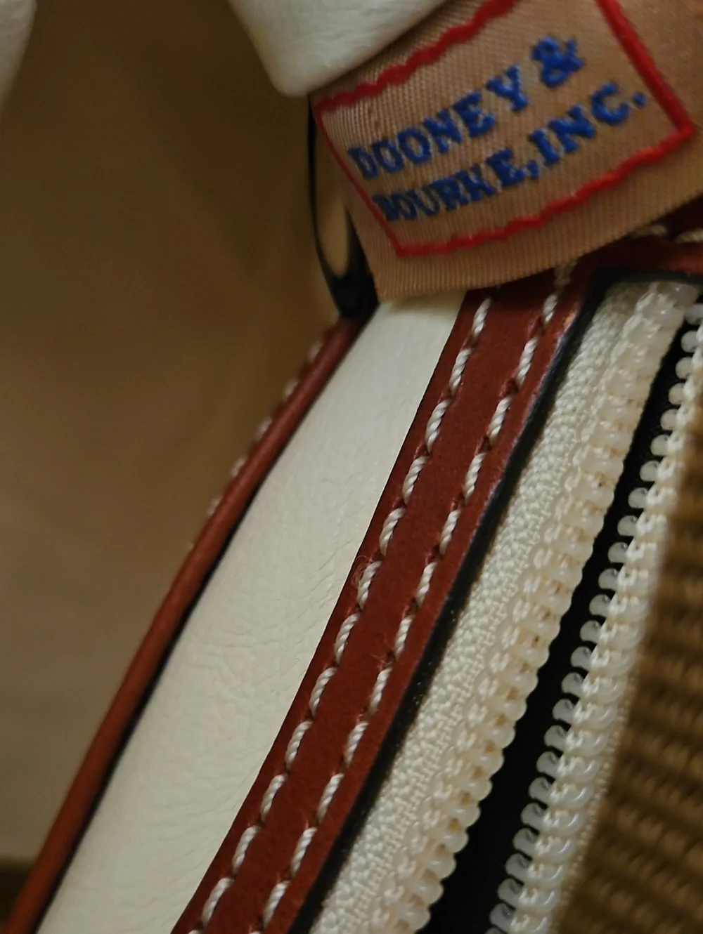 Dooney & Bourke classic dooney